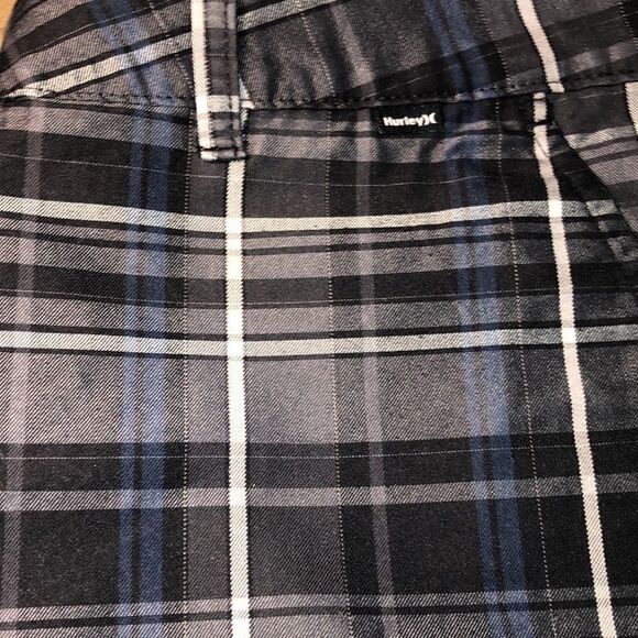 Hurley 4 pocket Shorts 🩳 in Blue and Gray Plaid. - Picture 15 of 17